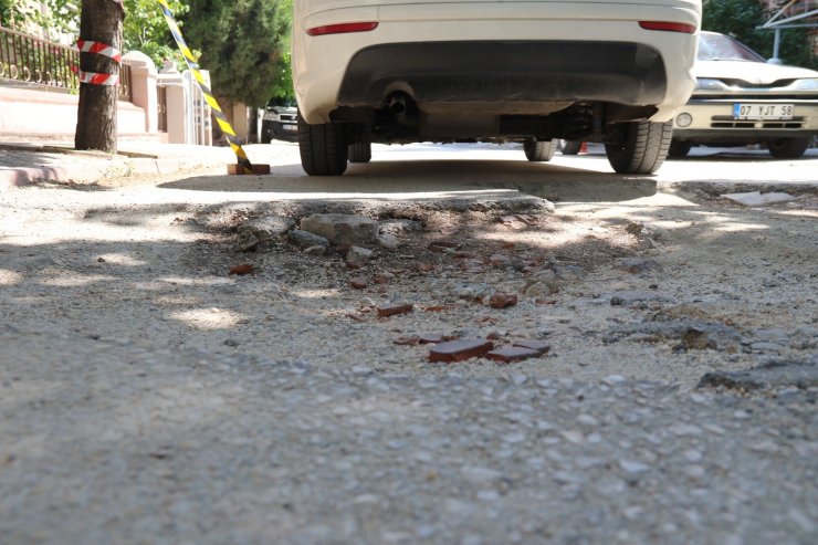 Çukuru doldurmak vatandaşa kaldı