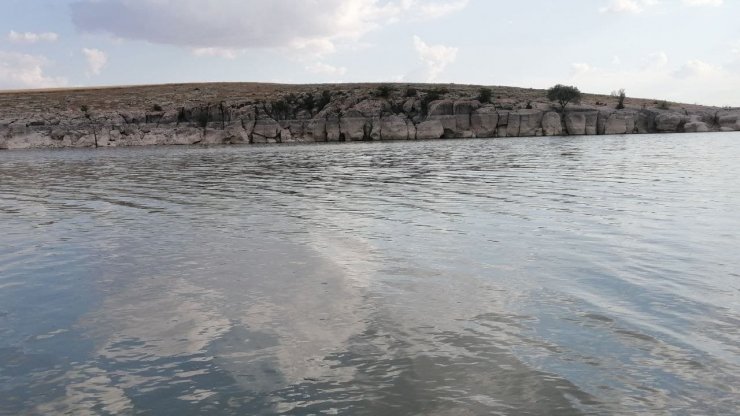 Mamasın Barajı yaz aylarındaki ihtişamını koruyor