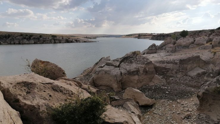 Mamasın Barajı yaz aylarındaki ihtişamını koruyor