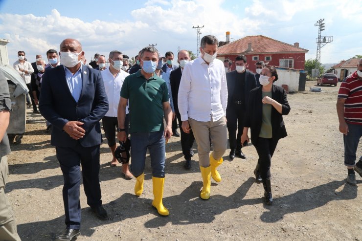 Bakan Selçuk, Kaymakam Bilgihan ve Başkan Şimşek, Gölbaşı’nda sel felaketi yaşanan bölgede