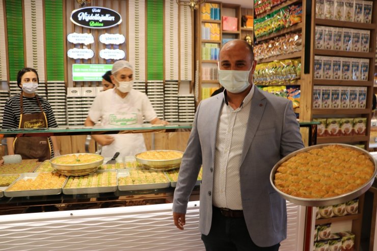 Niğde elmasından baklava ve lokum yaptılar