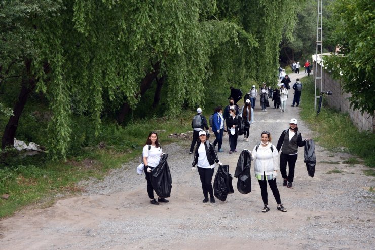 Koramaz Vadisi’nde çevre temizliği yapıldı