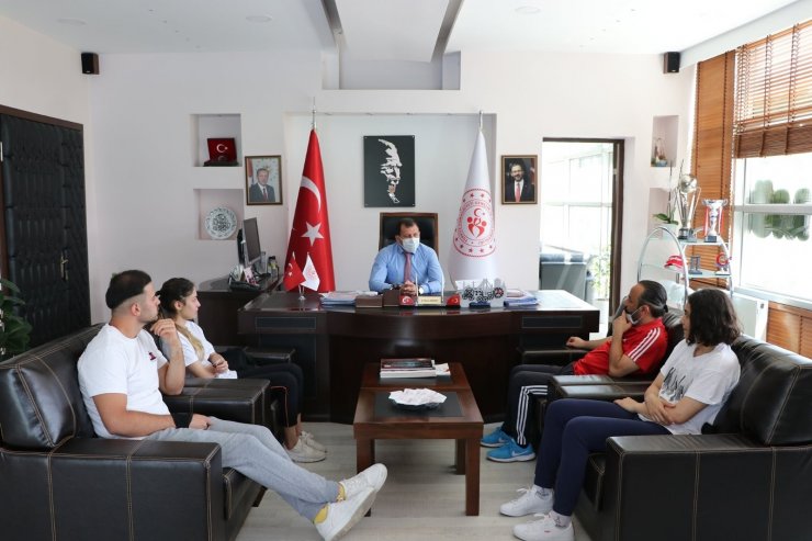 Milli hentbolcular ve İmam Hatip Mezunları’ndan Kabakcı’ya ziyaret