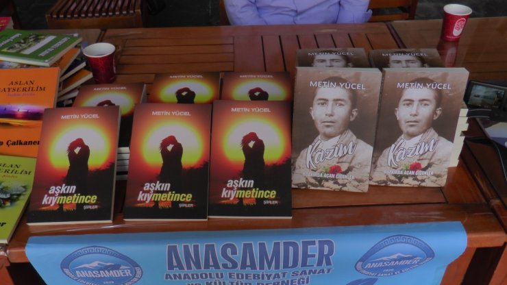 Yazarlar normalleşme sonrası okurları ile buluştu