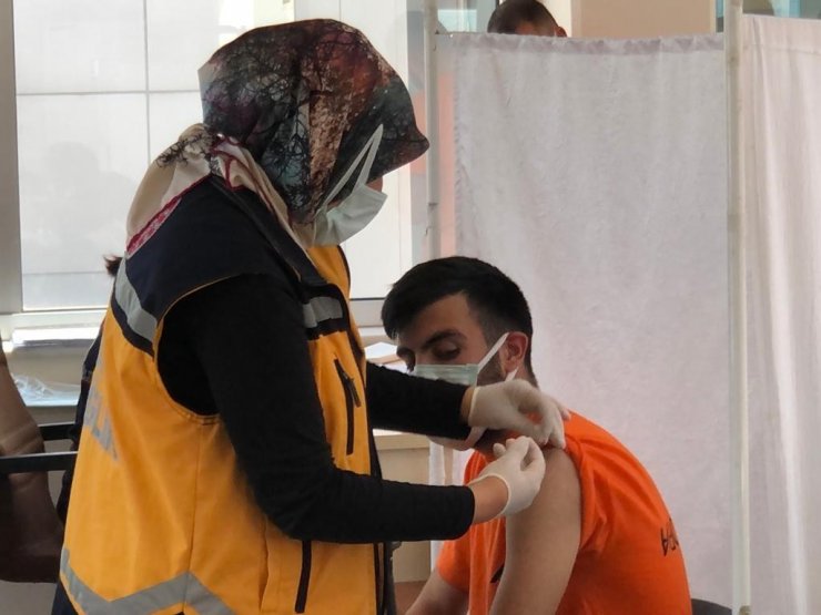 Kayseri ve Niğde’de organize sanayi bölgelerinde aşılama tüm hızıyla sürüyor
