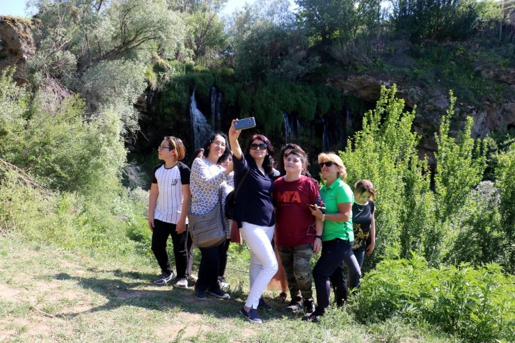 Her mevsim ayrı güzel, Yıldız şelalesinde ilkbahar mevsimi