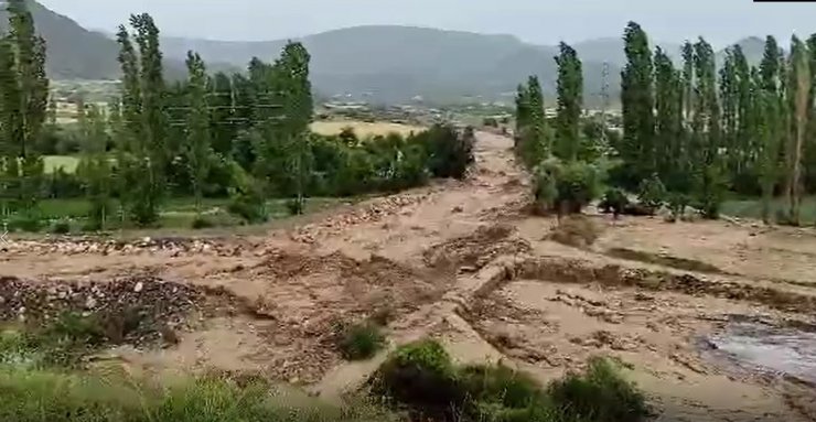 Sel sulama kanallarına zarar verdi