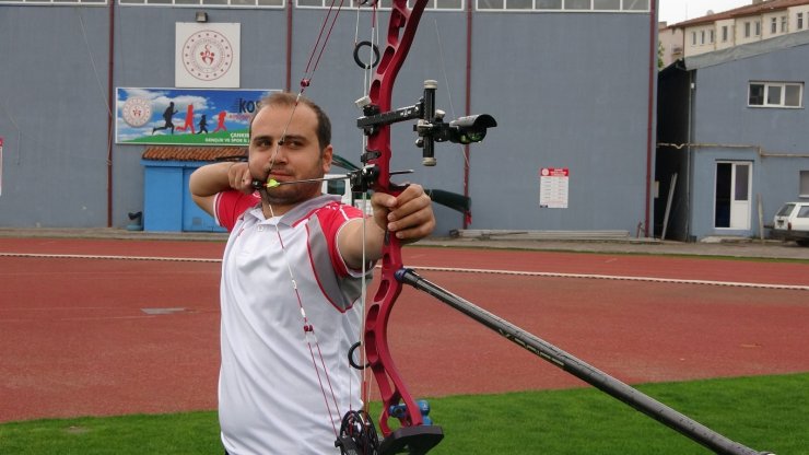 Okçuluk milli takım oyuncusu Evren Çağıran, yeni şampiyonlar yetiştiriyor