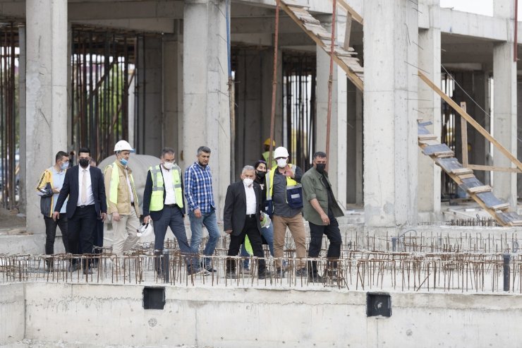 Başkan Büyükkılıç’tan Millet Bahçesi’ne kütüphane müjdesi