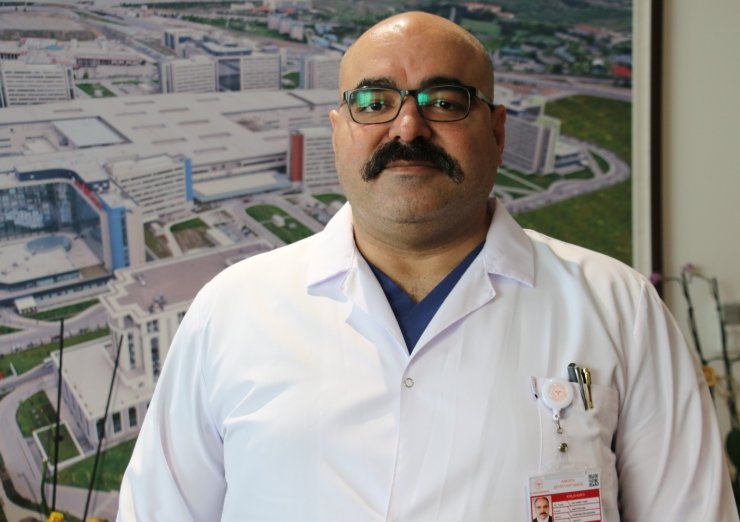 Ankara Şehir Hastanesi Koordinatör Başhekimi Op. Dr. Surel: “Açtığımız kadar randevu oluşuyor, onda da yüzde 100’e yakın bir oranda aşılama gerçekleşiyor”