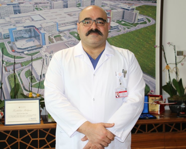 Ankara Şehir Hastanesi Koordinatör Başhekimi Op. Dr. Surel: “Açtığımız kadar randevu oluşuyor, onda da yüzde 100’e yakın bir oranda aşılama gerçekleşiyor”