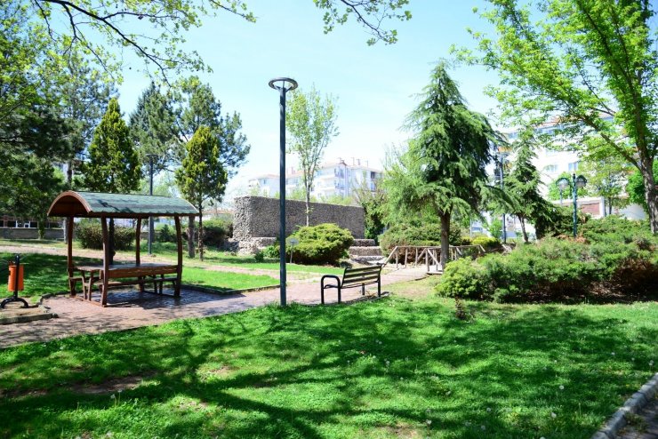 Kahramankazan’da parklar göz kamaştırıyor