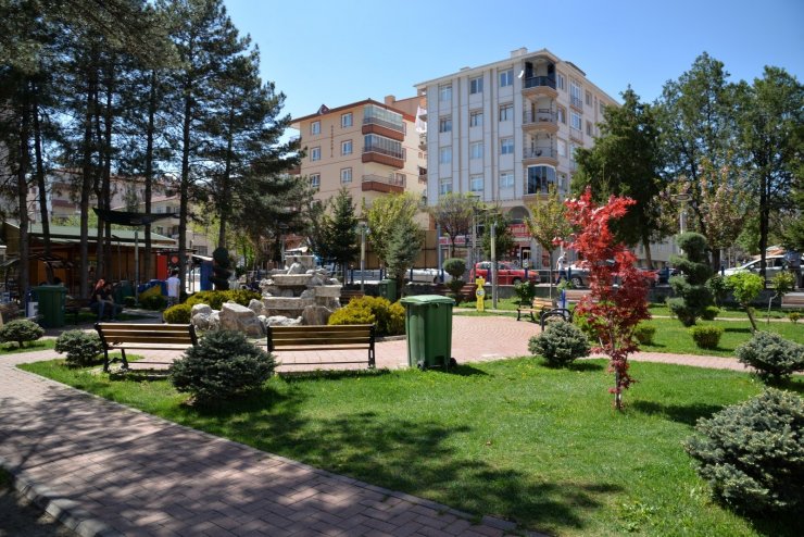 Kahramankazan’da parklar göz kamaştırıyor