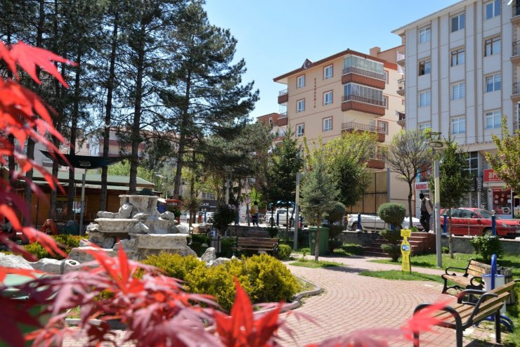 Kahramankazan’da parklar göz kamaştırıyor