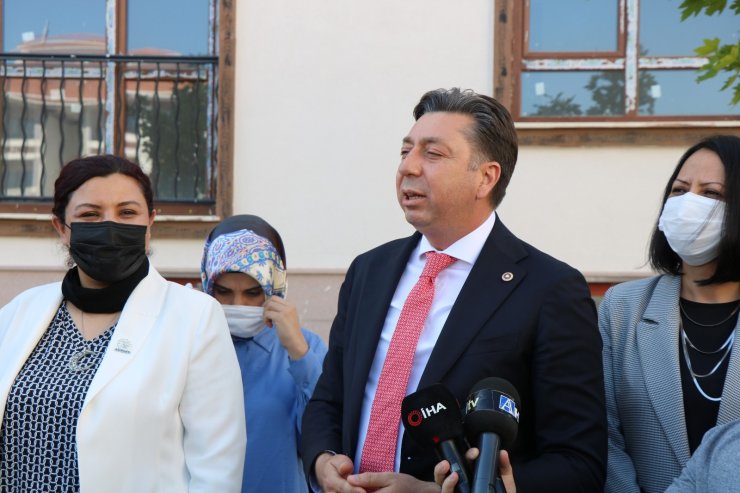 Kendirli’den ’TOKİ’ açıklaması: "İş makinaları çalışırken hamaset yapılmasını kabul etmiyorum"