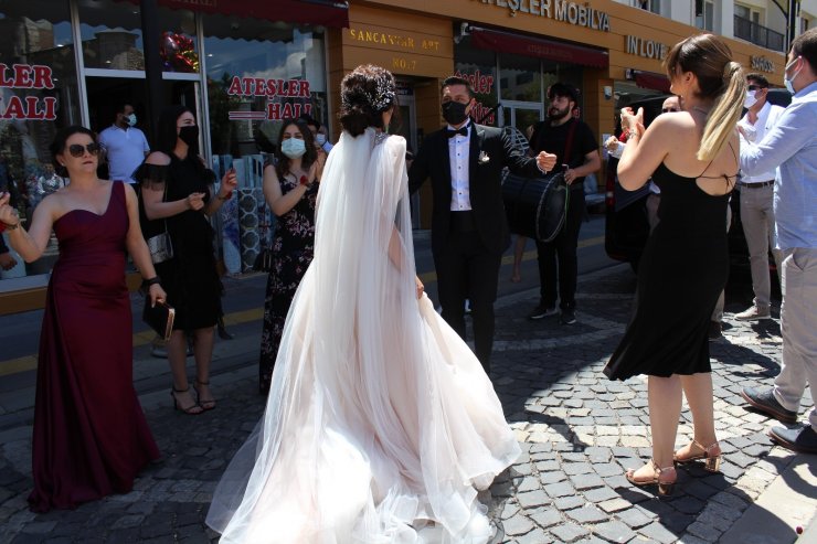 Ordulu damat Sivas’tan orkestra ile gelin aldı