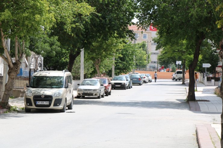Çocukların oynaması için parkla yol birleştirildi