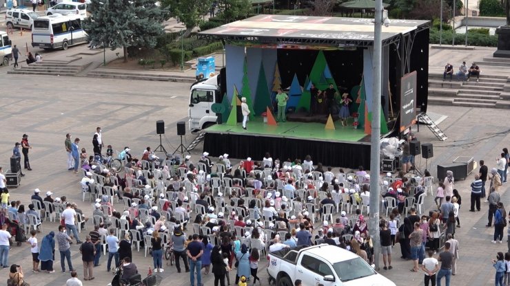 Kırıkkale’de çocukların tiyatro heyecanı