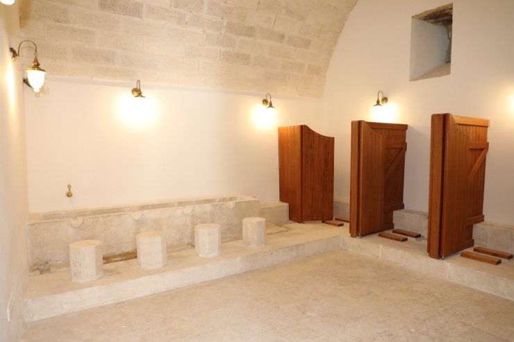Çinileriyle göz kamaştıran Gök Medrese açılış için gün sayıyor