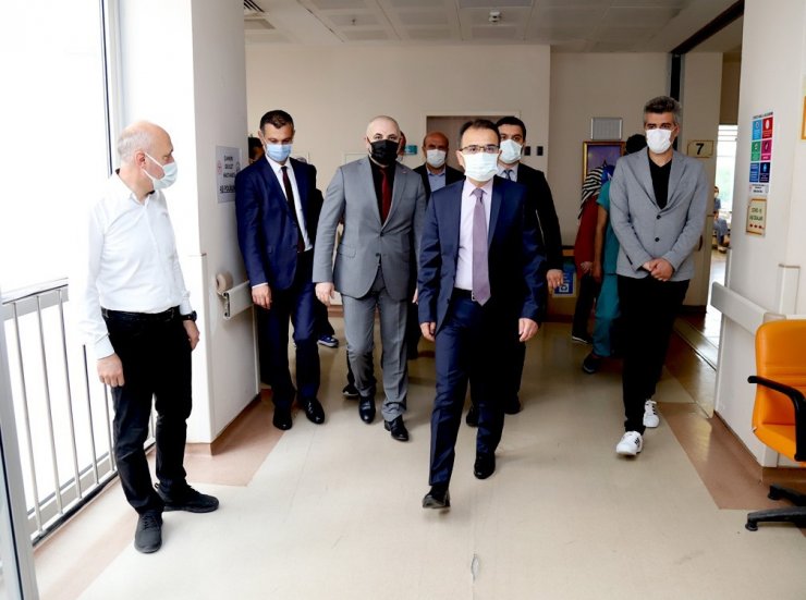 Vali Ayaz’dan vatandaşlara ’aşı olun’ çağrısı
