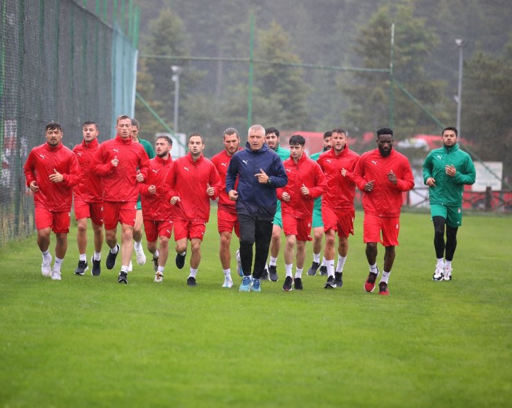 Sivasspor yağmur altında çalıştı