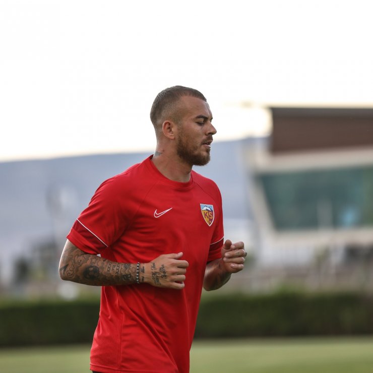 Kayserispor’da Alibec ve Avramovski takıma katıldı