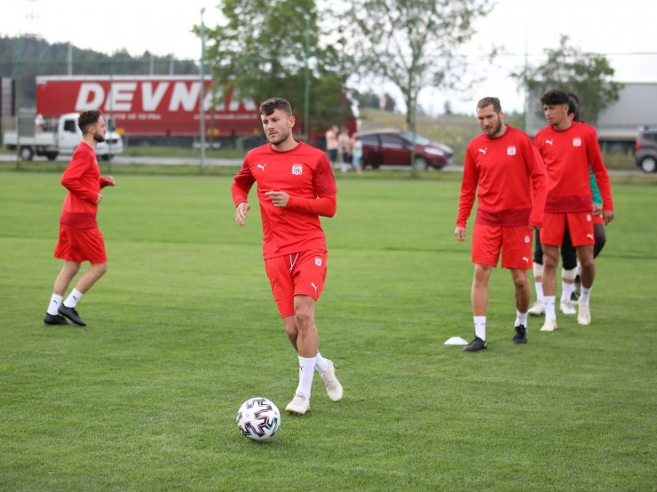 Sivasspor üç idmanla hazırlıklarına devam etti