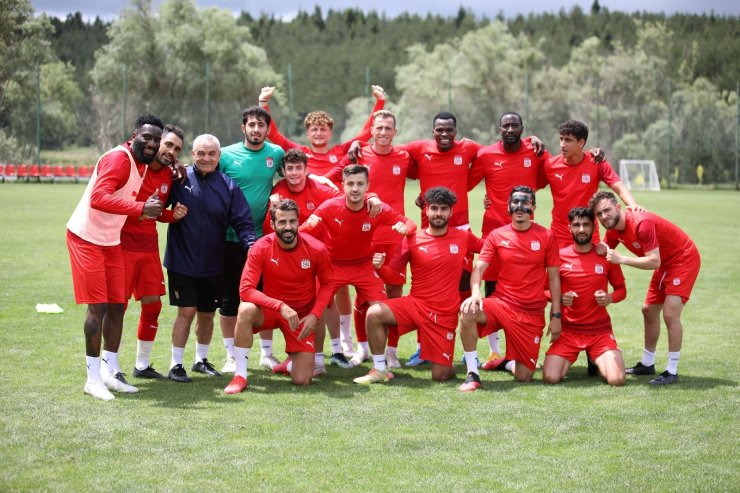 Sivasspor’da neşeli idman