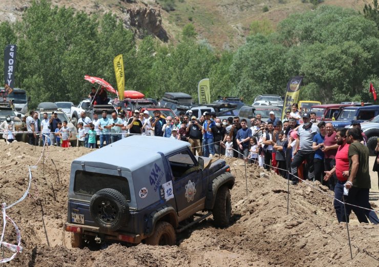 Off Road yarışları nefesleri kesti