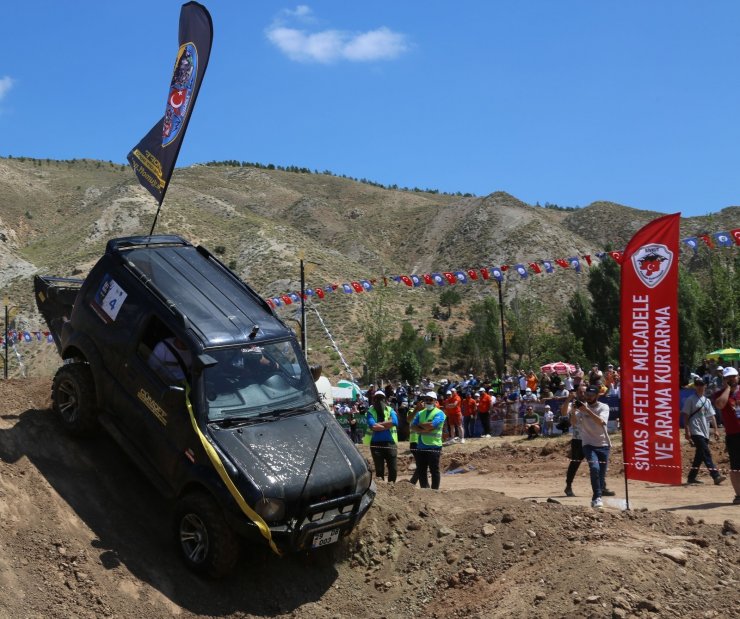 Off Road yarışları nefesleri kesti