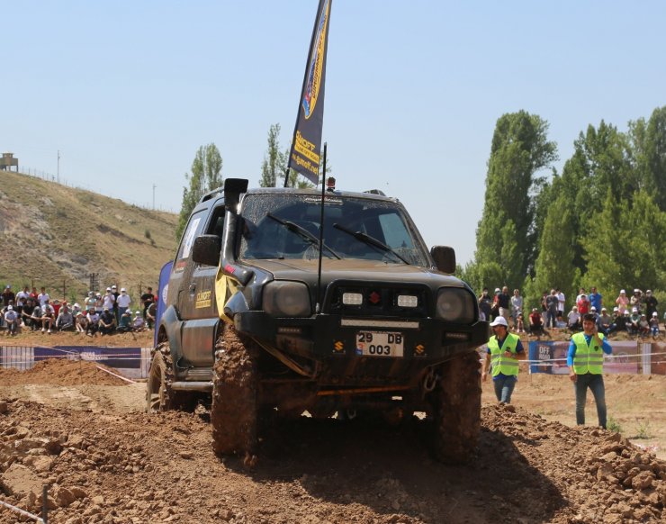 Off Road yarışları nefesleri kesti