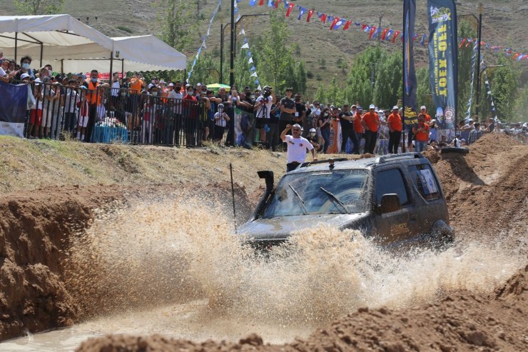 Off Road yarışları nefesleri kesti