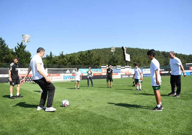 Beşiktaşlı futbolcular da “Telafide Ben De Varım” dedi