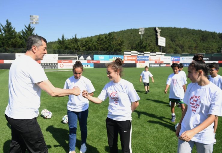 Beşiktaşlı futbolcular da “Telafide Ben De Varım” dedi