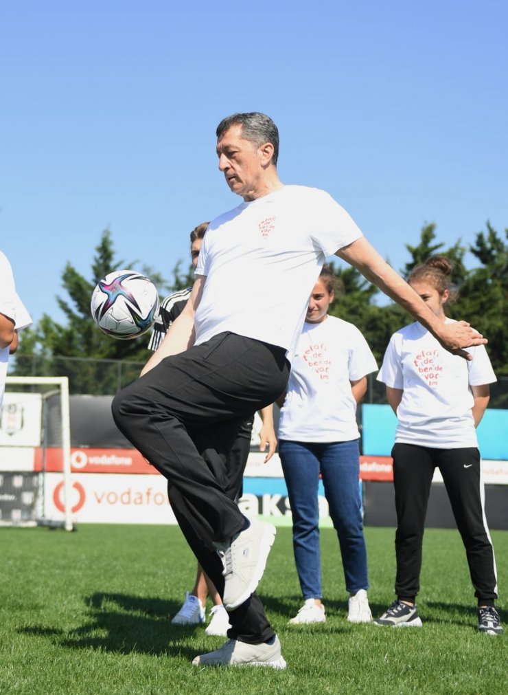 Beşiktaşlı futbolcular da “Telafide Ben De Varım” dedi