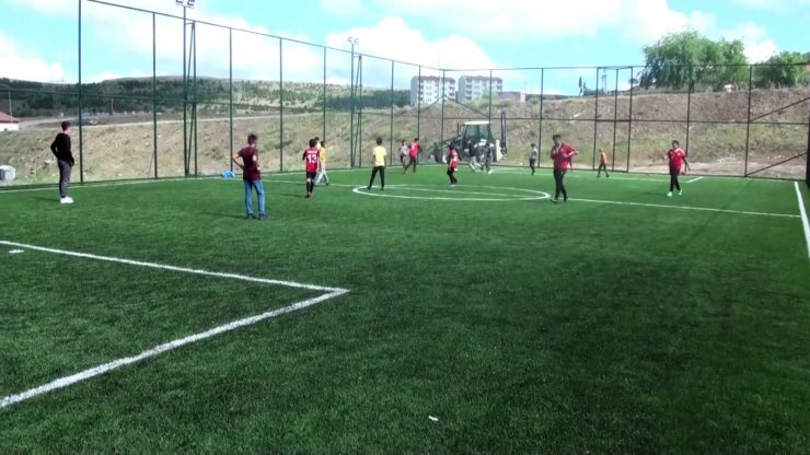 Yozgat’ta halı sahası olmayan mahalle kalmayacak