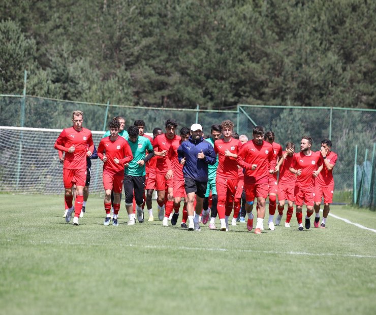 Sivasspor çalışmalarını sürdürüyor