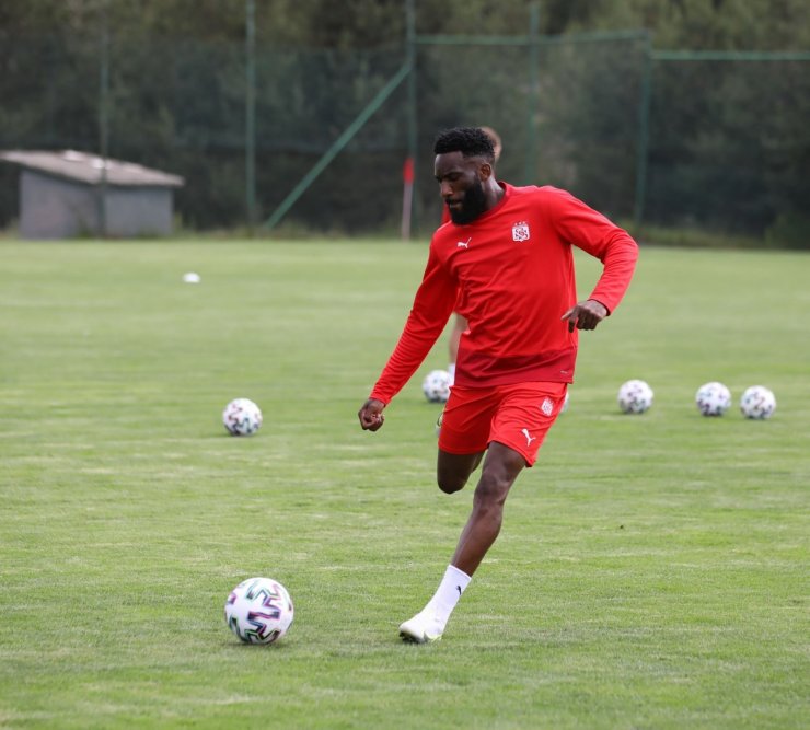 Sivasspor’da Aaron şoku! 6 ay yok