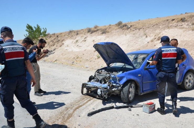 Bariyere çarpan otomobil hurdaya döndü: 1 yaralı