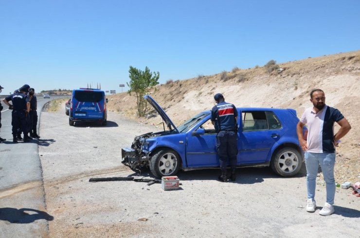 Bariyere çarpan otomobil hurdaya döndü: 1 yaralı