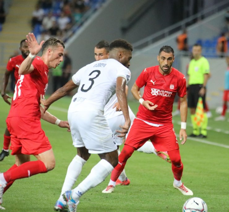 UEFA Avrupa Konferans Ligi: Dinamo Batumi: 0 - Sivasspor: 0 (İlk yarı)