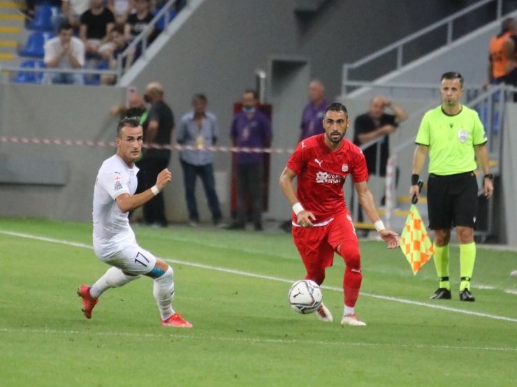 UEFA Avrupa Konferans Ligi: Dinamo Batumi: 0 - Sivasspor: 0 (İlk yarı)