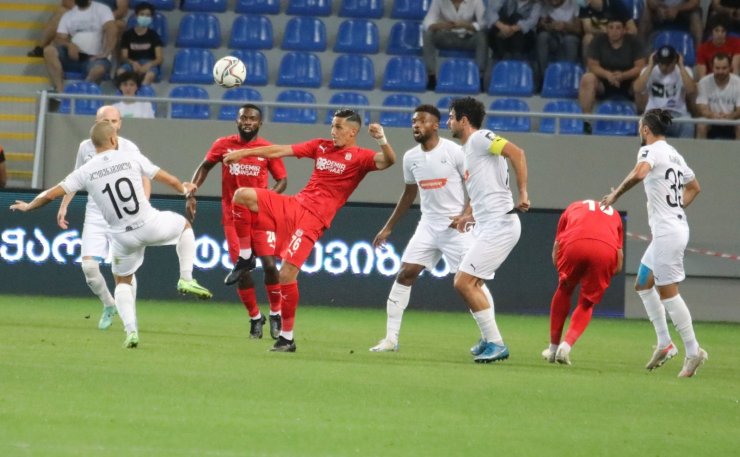 UEFA Avrupa Konferans Ligi: Dinamo Batumi: 0 - Sivasspor: 0 (İlk yarı)