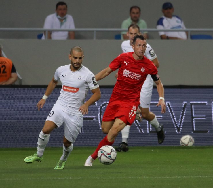 UEFA Avrupa Konferans Ligi: Dinamo Batumi: 0 - Sivasspor: 0 (İlk yarı)