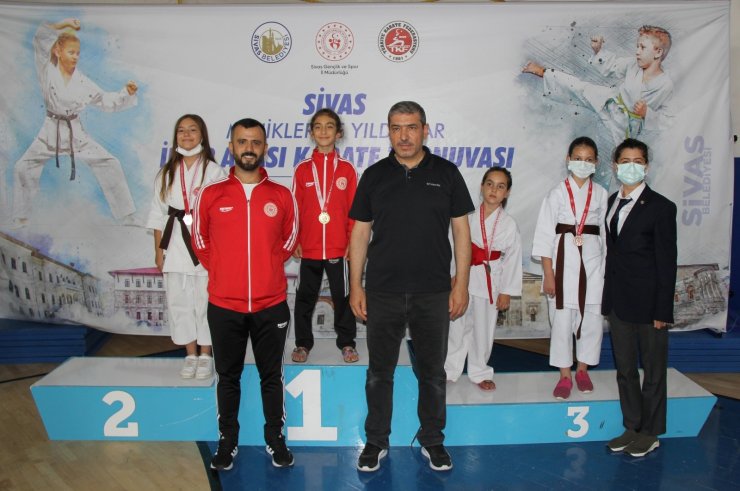 Sivas’ta karate rüzgarı esti