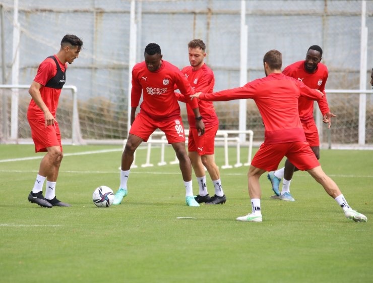 Sivasspor’da Dinamo Batumi mesaisi sürüyor