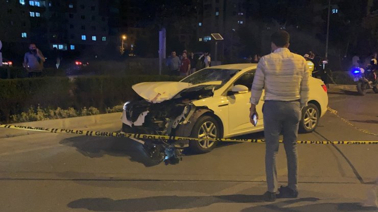 Yola çıkan bisikletli çocuğu kurtarmak isterken canlarından oldular