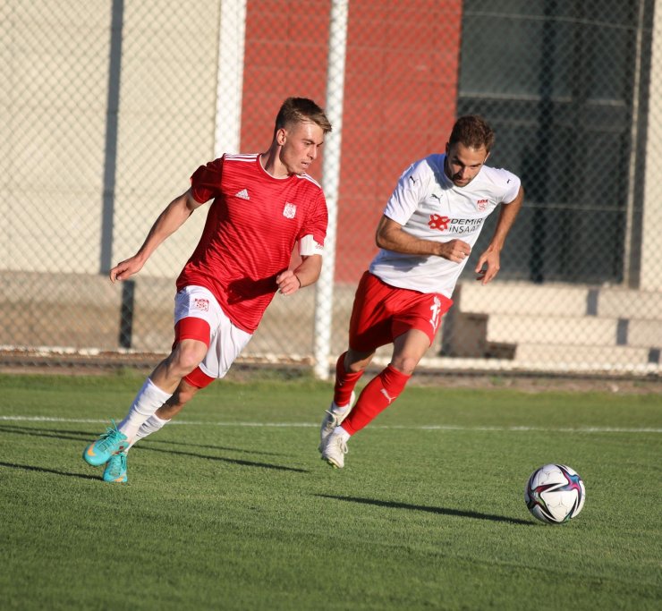 Sivasspor hazırlık maçında U19 takımını 4-0 yendi
