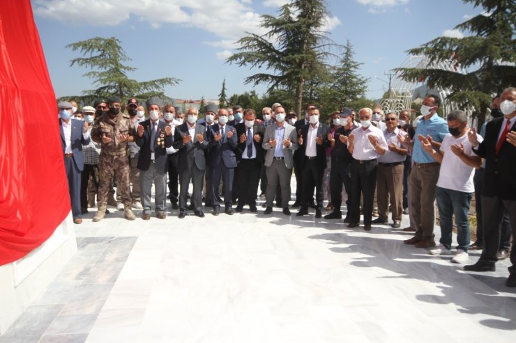 Beyşehir’de Şehitler ve Gaziler Parkı ile Şehit Baba ve Oğul Anıtı açıldı