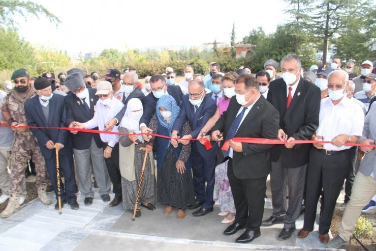 Beyşehir’de Şehitler ve Gaziler Parkı ile Şehit Baba ve Oğul Anıtı açıldı
